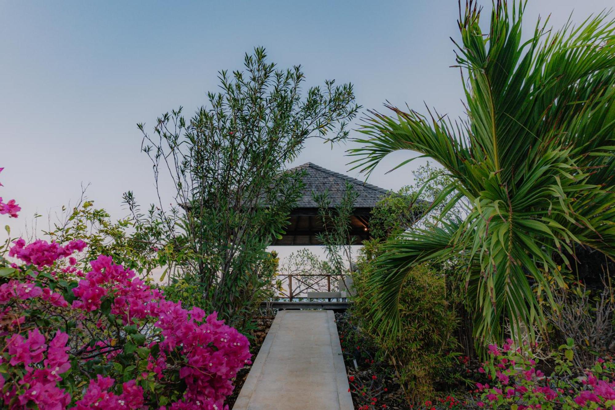 Eliana Resort And Spa Nembrala Exterior foto